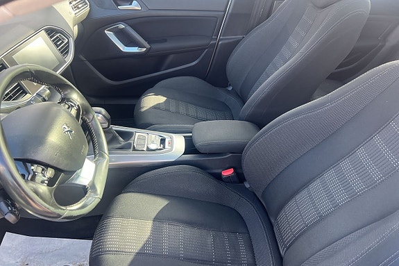 Peugeot 308 SW 21 of 30