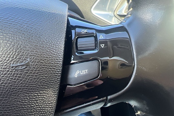 Peugeot 308 SW 29 of 30