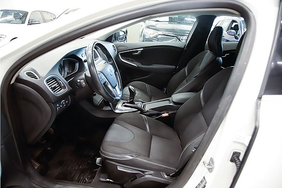 Volvo V40 7 of 14