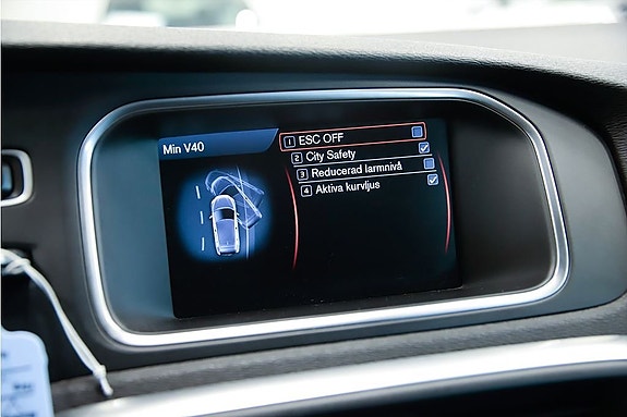 Volvo V40 12 of 14