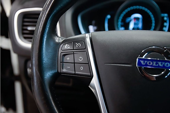 Volvo V40 9 of 14