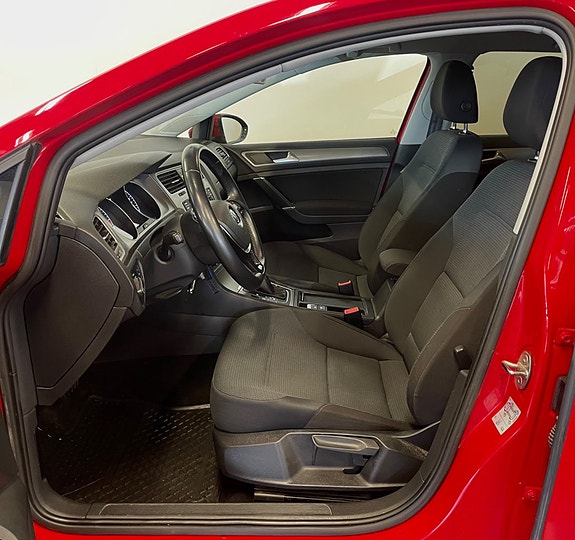 Volkswagen Golf VII 6 of 11