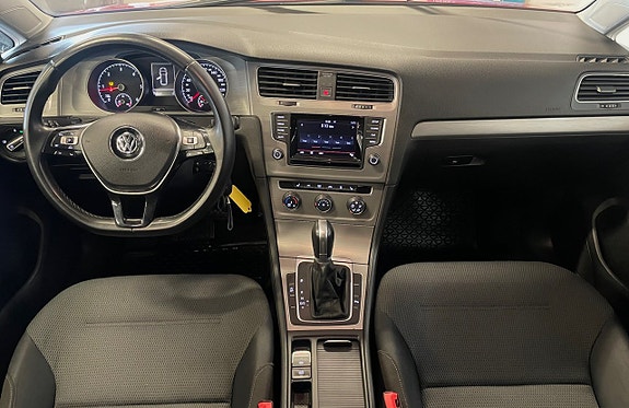 Volkswagen Golf VII 8 of 11