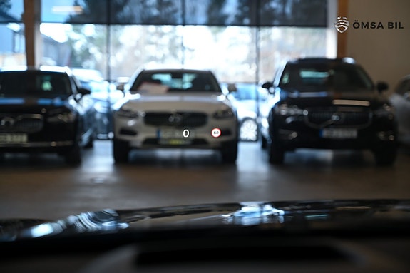 Volvo V90 25 of 28