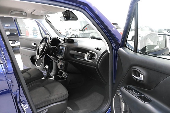Jeep Renegade 12 of 22