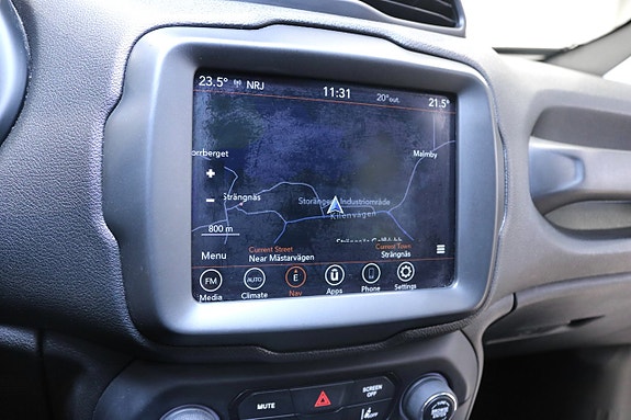 Jeep Renegade 20 of 22