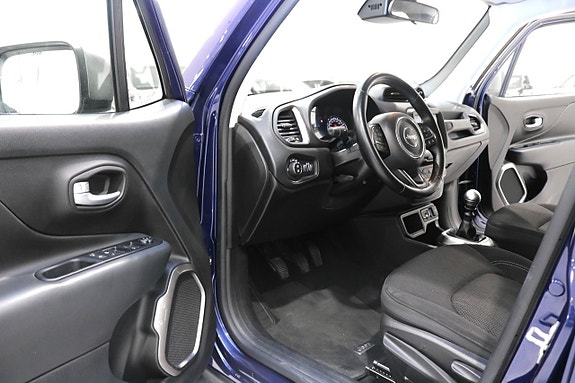 Jeep Renegade 10 of 22