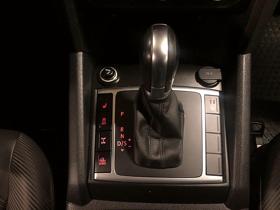 Volkswagen Amarok 13 of 22
