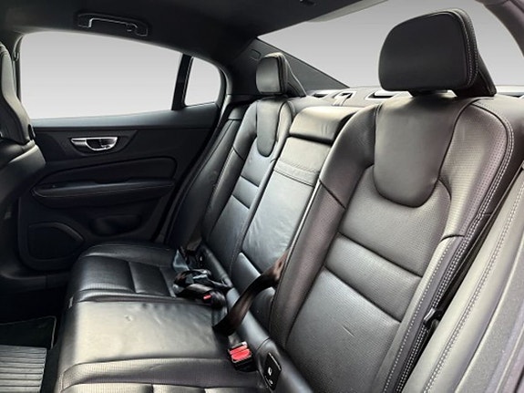Volvo S60 13 of 18