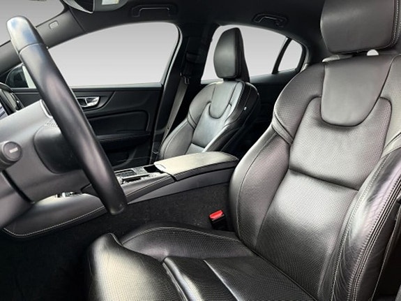 Volvo S60 11 of 18