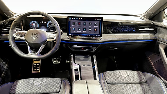 Volkswagen Passat 10 of 23