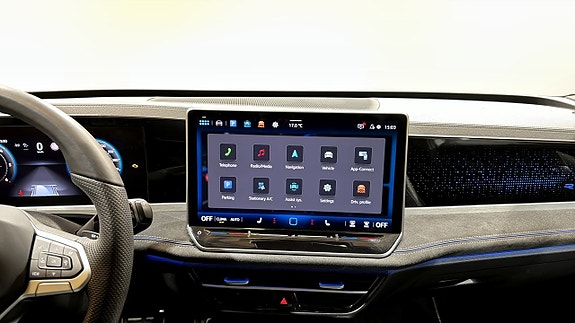 Volkswagen Passat 9 of 23