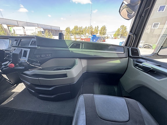 Schaktbil MAN TGX 35.510 8X4-4 BL CH -2022 | ... via auktion 21 of 27