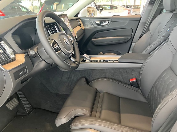 Volvo XC60 8 of 10