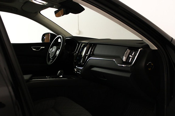 Volvo XC60 30 of 30