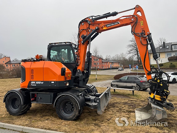 Hjulgrävare Develon DX100W-7 4 of 27