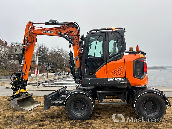 Hjulgrävare Develon DX100W-7 8 of 27