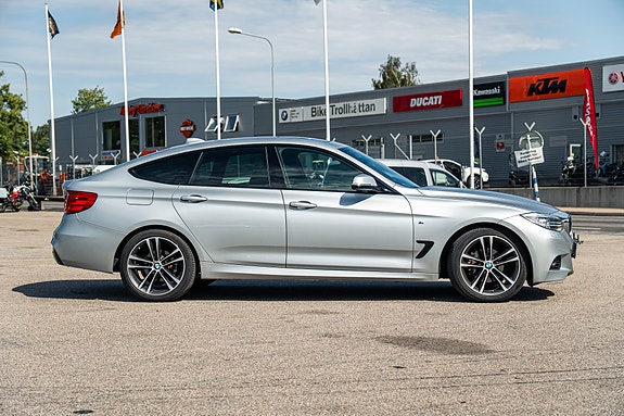 BMW 320d 2 of 24