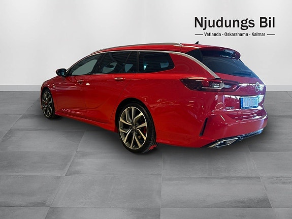 Opel Insignia 2 of 5
