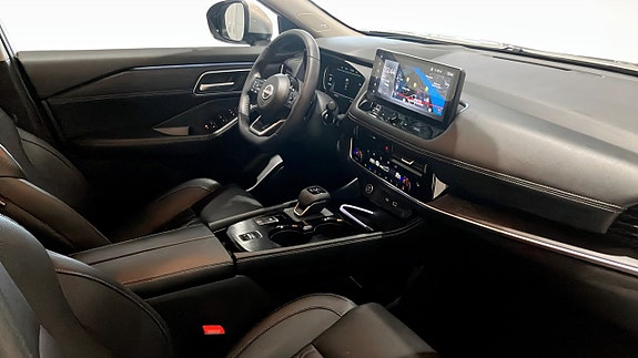 Nissan X-Trail 3 of 5