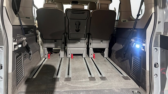 Volkswagen Multivan 13 of 14