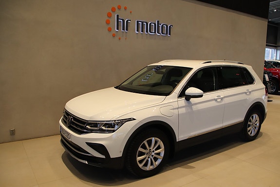 Volkswagen Tiguan 3 of 5