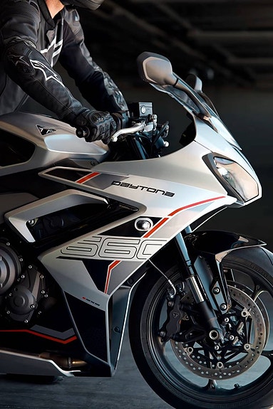 Triumph DAYTONA 660 *TICKET TO RIDE 6.000KR* 9 of 15