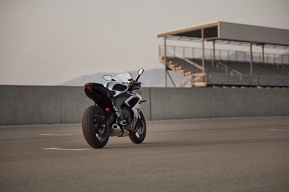 Triumph DAYTONA 660 *TICKET TO RIDE 6.000KR* 8 of 15