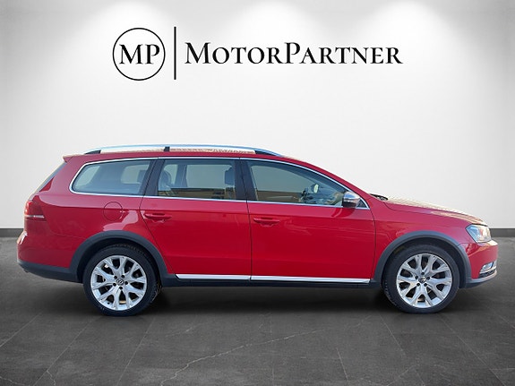 Volkswagen Passat Alltrack 8 of 16
