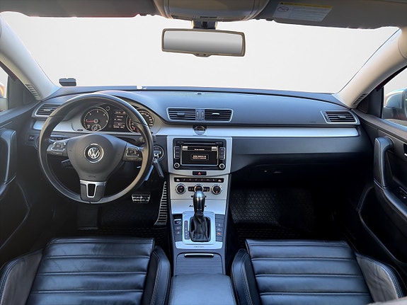 Volkswagen Passat Alltrack 11 of 16