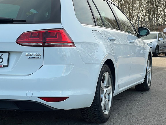 Volkswagen Golf VII 21 of 23