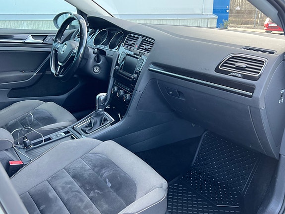 Volkswagen Golf VII 8 of 23