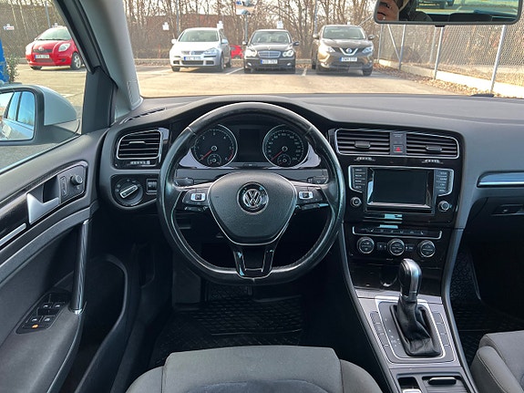 Volkswagen Golf VII 6 of 23