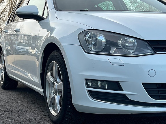 Volkswagen Golf VII 16 of 23