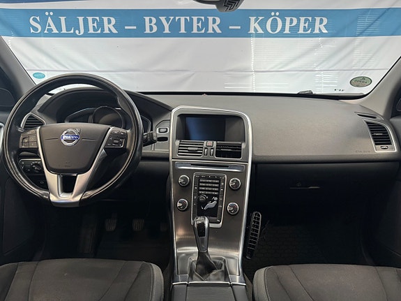 Volvo XC60 14 of 23