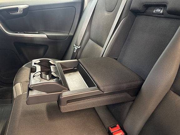 Volvo XC60 18 of 23