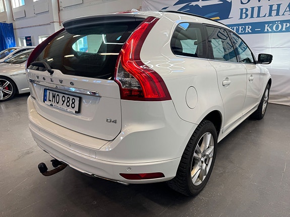 Volvo XC60 8 of 23