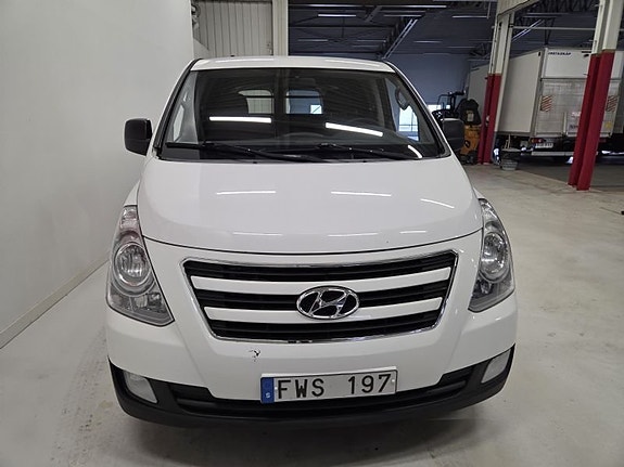 Hyundai H-1 2 of 5