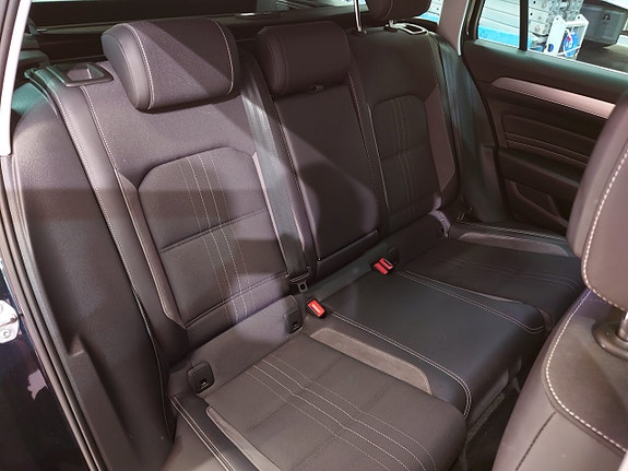 Volkswagen Passat Alltrack 10 of 19
