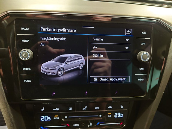 Volkswagen Passat Alltrack 16 of 19