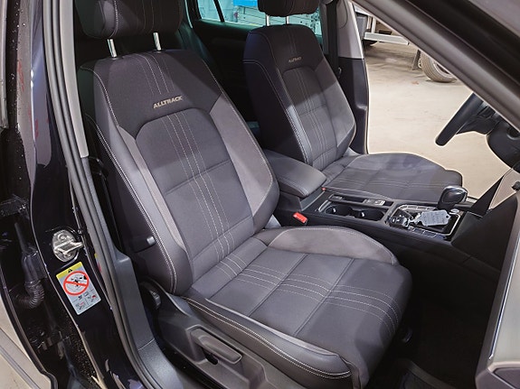 Volkswagen Passat Alltrack 11 of 19