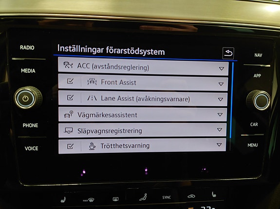 Volkswagen Passat Alltrack 15 of 19
