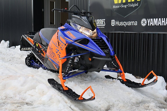 Yamaha VIPER XTX 146" -20 3 of 10