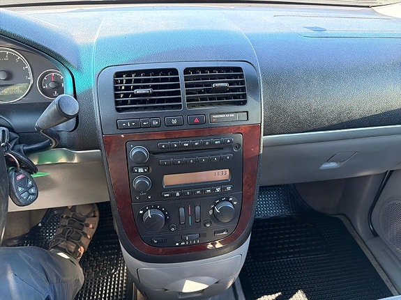 Chevrolet Uplander 16 of 26