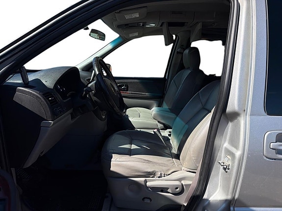 Chevrolet Uplander 9 of 26
