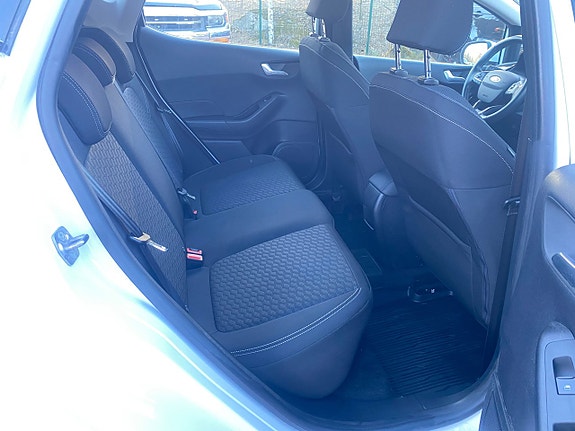 Ford Fiesta 11 of 25