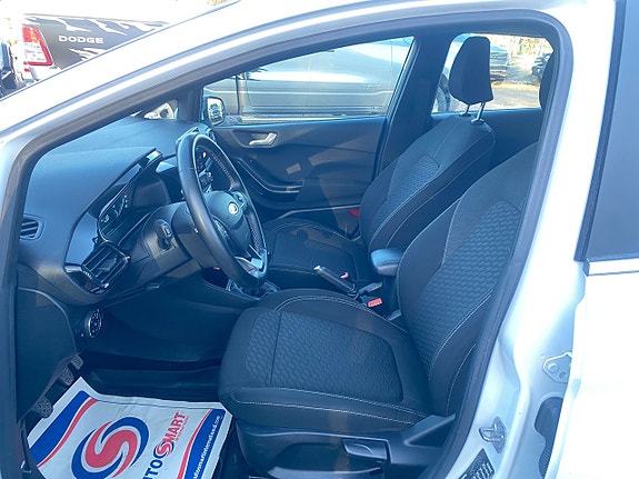 Ford Fiesta 9 of 25