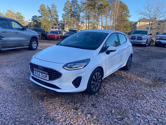Ford Fiesta 3 of 5