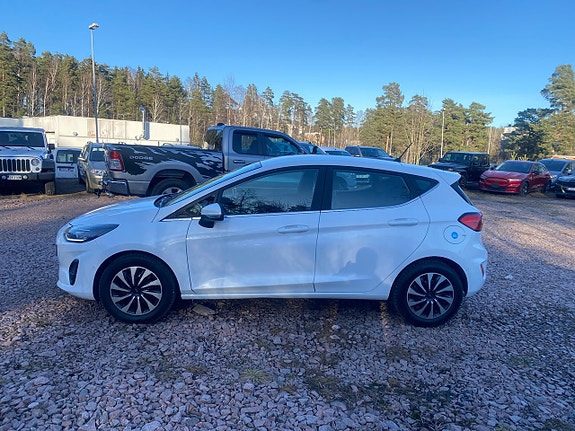 Ford Fiesta 4 of 5