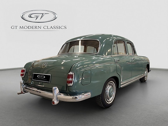 Mercedes-Benz W180 7 of 17